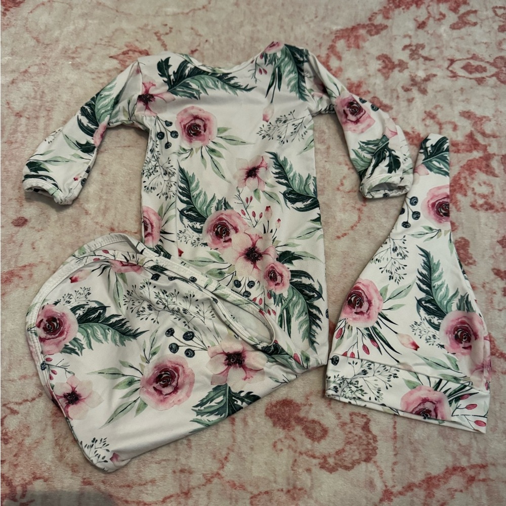 Terriboo Baby Girl (0-3 months) Long Sleeve Knotted gowns with matching hat x4 - Picture 4 of 11